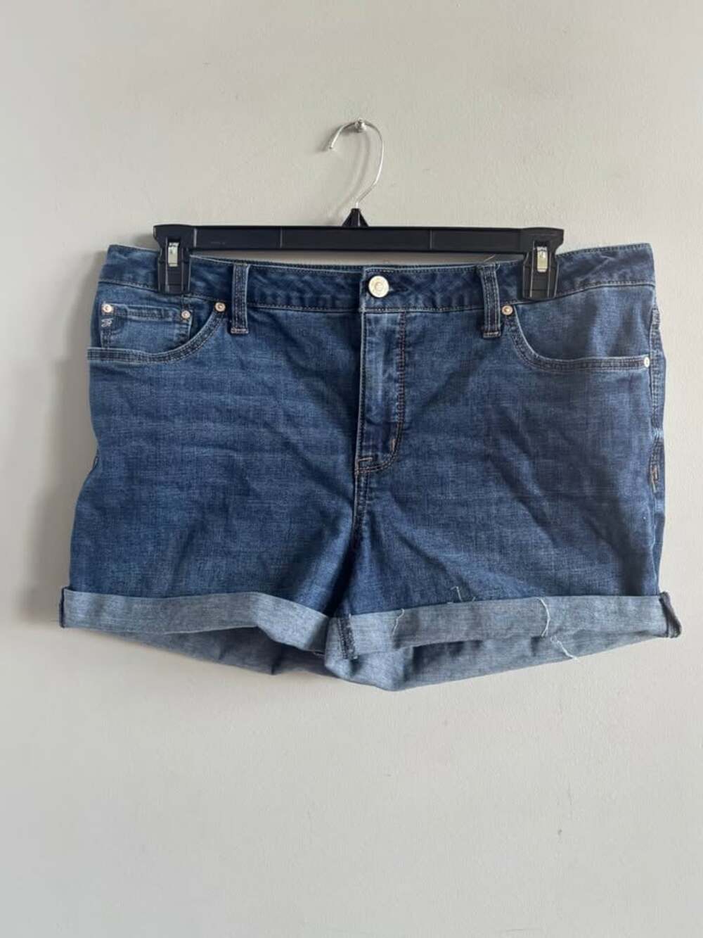 Seven7 Women's Cuffed Denim Shorts Size 16 Medium Wash Blue Jean Weekend